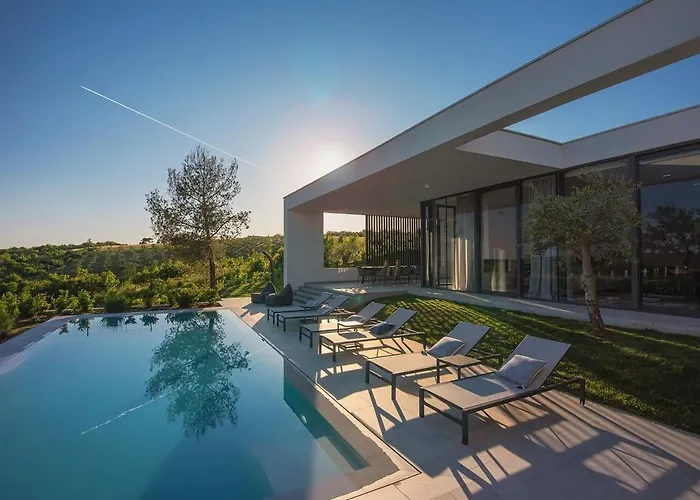 Calipso Villa *